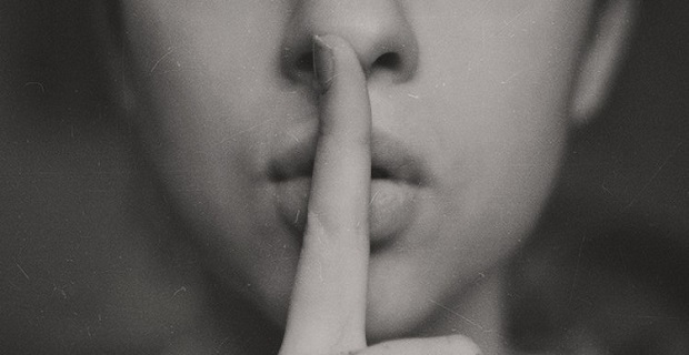 En este momento estás viendo ¿QUÉ Haces Si Te ENCUENTRAS Con Tu EX? (La CLAVE Del SILENCIO)