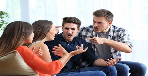 Lee más sobre el artículo Mis AMIGOS ODIAN a Mi Ex Pero YO Quiero VOLVER Con El